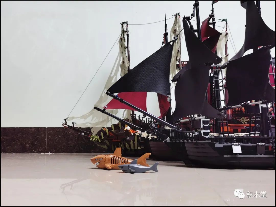 飞翔的荷兰人号为什么能潜水 (鬼船和飞翔的荷兰人号哪个更牛)