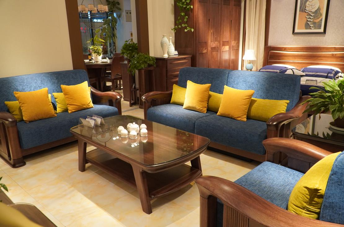 得胜家居,得胜家居世纪城店民宿原木