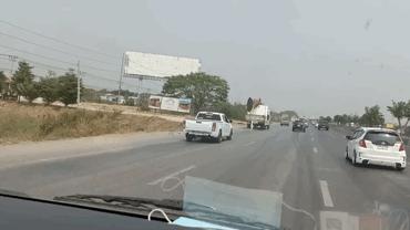 看了整整七分钟，他们最终还是上去了