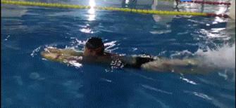 游泳腰髋如何发力,游泳腰腹发力正确方法