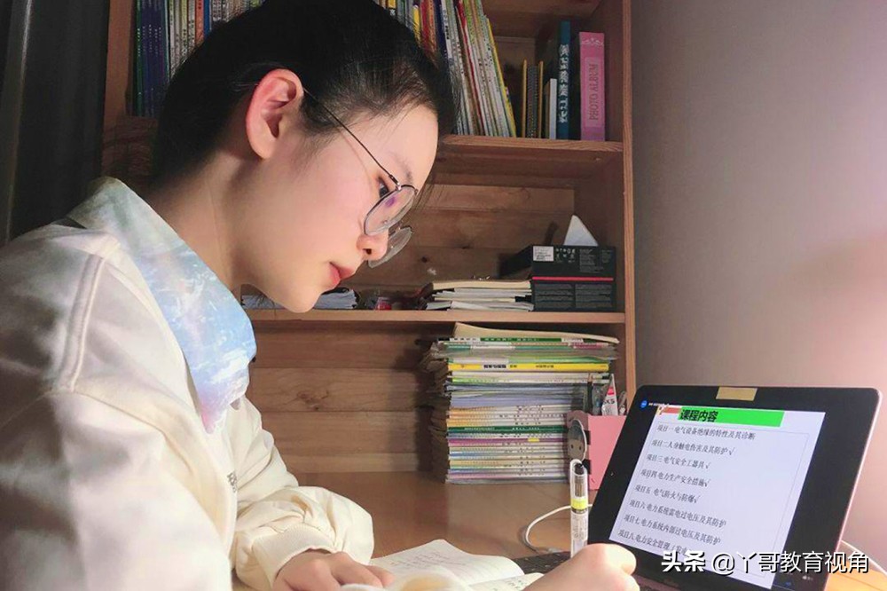 女老师带闺蜜相亲,女幼师带两个闺蜜去相亲