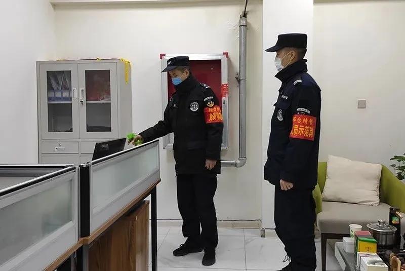 巡特警支队学雷锋工作总结,特警开展学雷锋活动简报