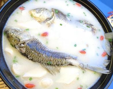 炒菜煲汤盐放多了怎么办？加水你就错了，大厨告诉你正确处理办法