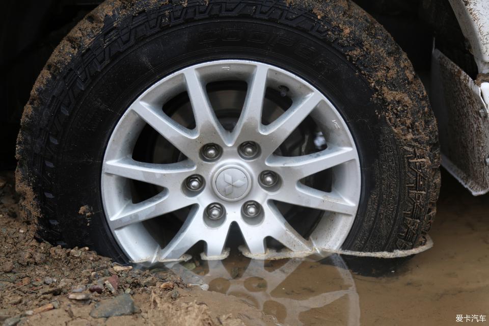 帕杰罗劲畅进藏自驾视频,帕杰罗劲畅西藏新疆自驾游