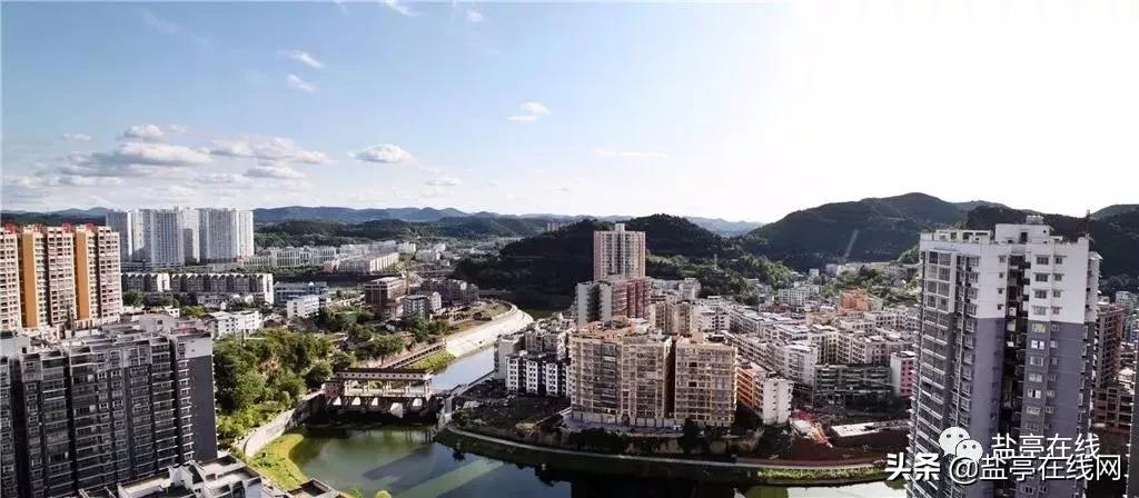 你为什么回到你的家乡,你为什么要回老家小县城