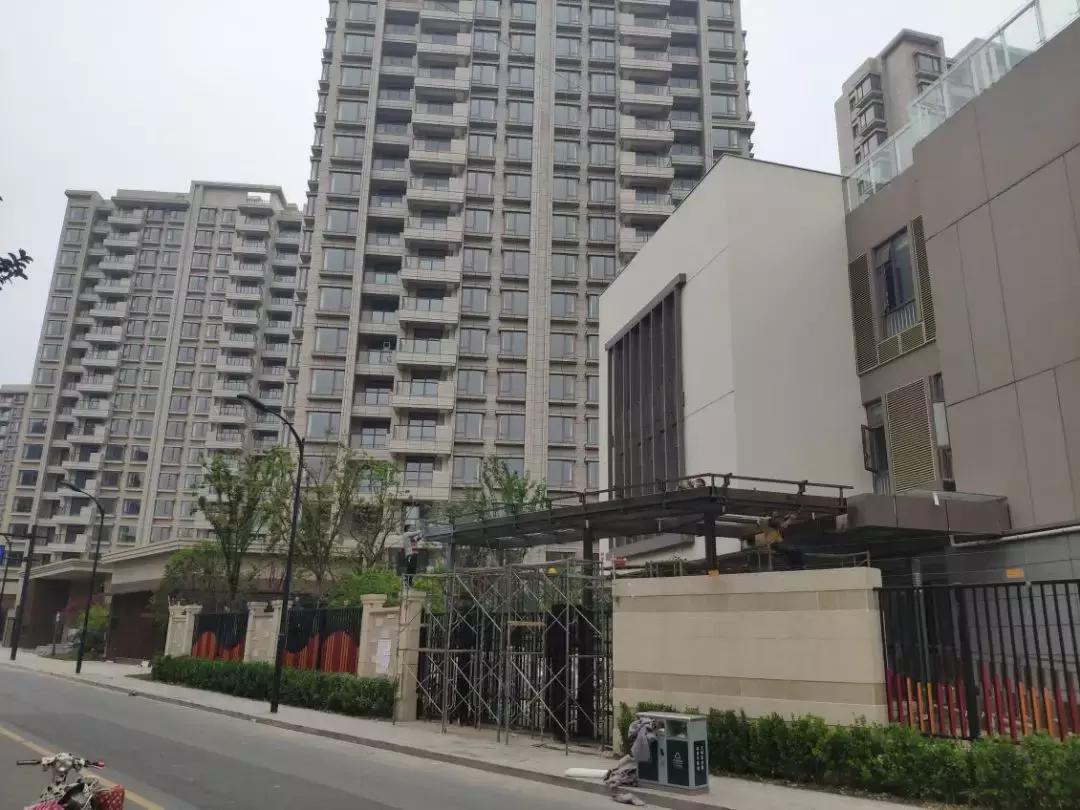 贵阳恒大帝景精装房交付实拍图,恒大帝景三期复工现场