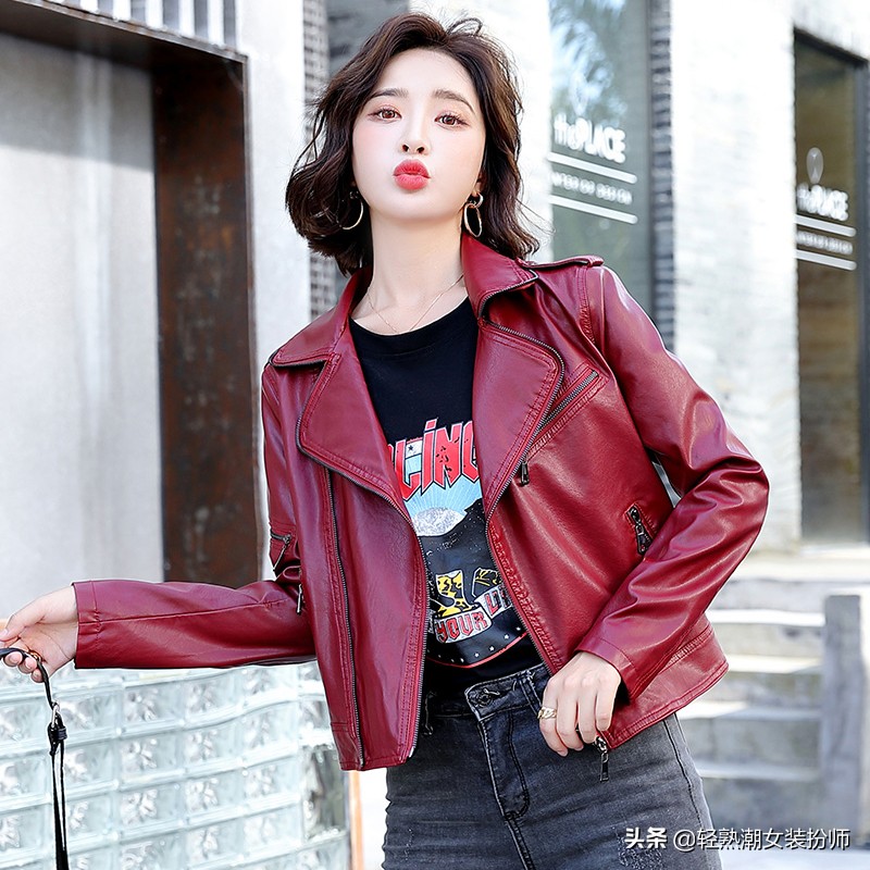 秋冬流行的皮衣外套，搭配简单又帅酷，随便一披，让你魅力挡不住