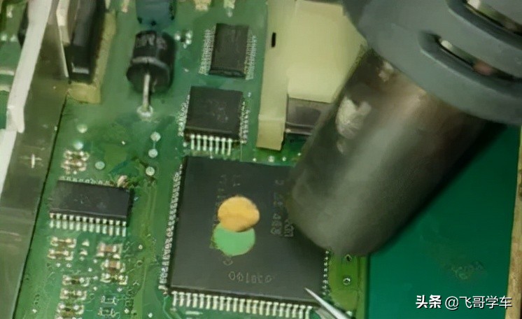 维修汽车电脑板多少钱,汽车大灯电脑板维修教程