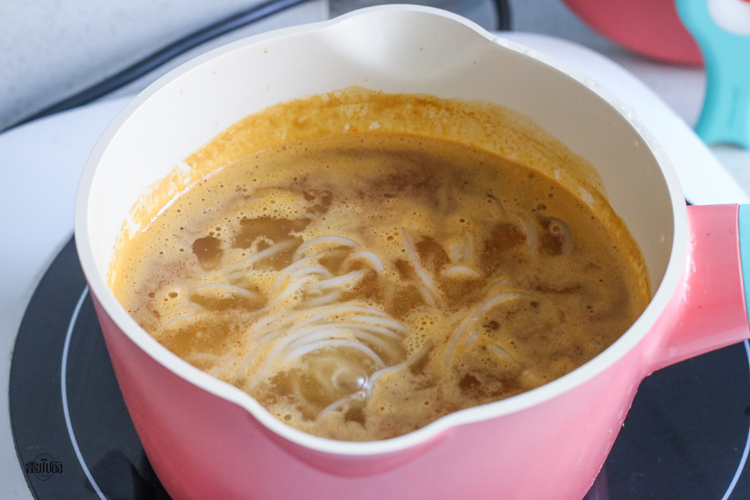 好欢螺加辣加臭螺蛳粉的正确煮法,李子柒柳州螺蛳粉的正确煮法视频