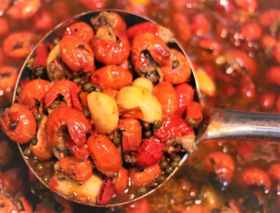 龙门小龙虾烧烤,夏天路边大排档撸串啤酒小龙虾