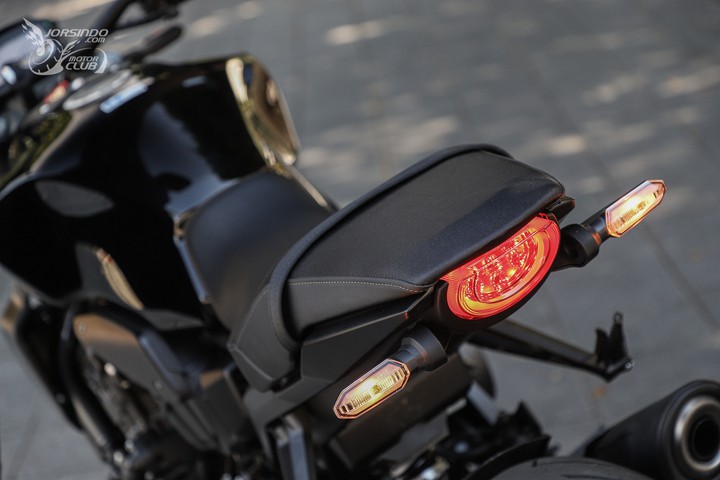 本田cbx1000摩托车试驾,试驾本田CB1000R