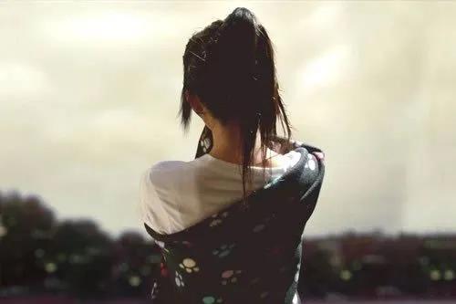 大衣哥朱之文家门被踢后回应,大衣哥朱之文深夜回应家门被踹