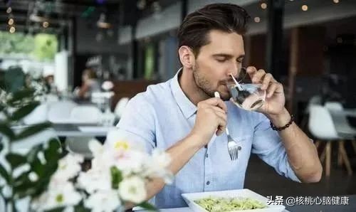 低血压饭后头晕加重,低血压总是60上下是怎么回事