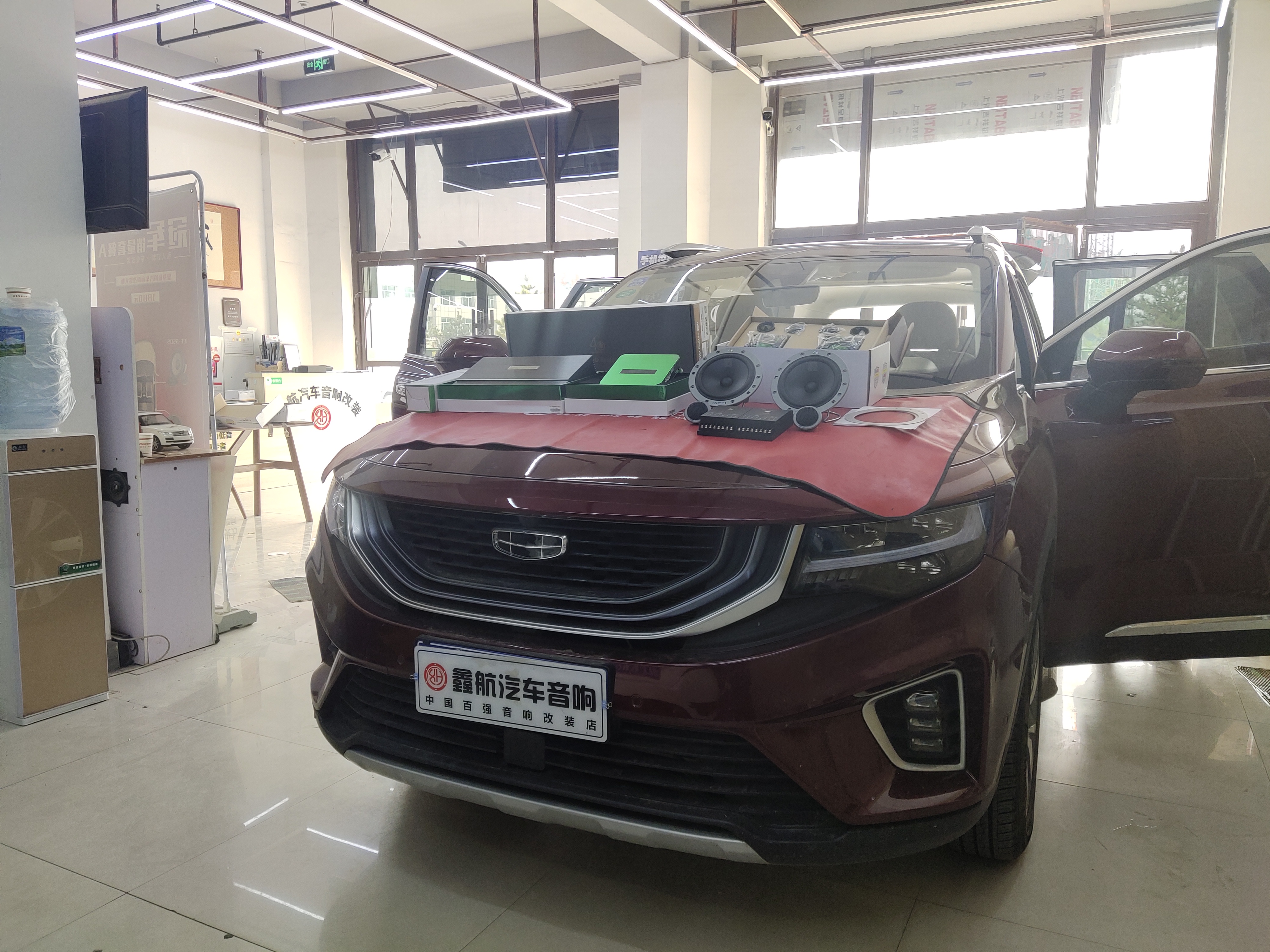 保定吉利豪越改装音响,赤峰鑫航低音炮效果