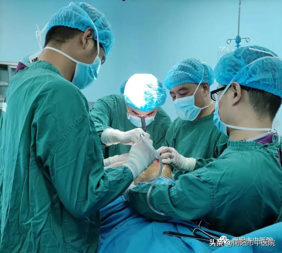 股骨头坏死患者的福音——“春立阳光计划”在南阳市中医院实施