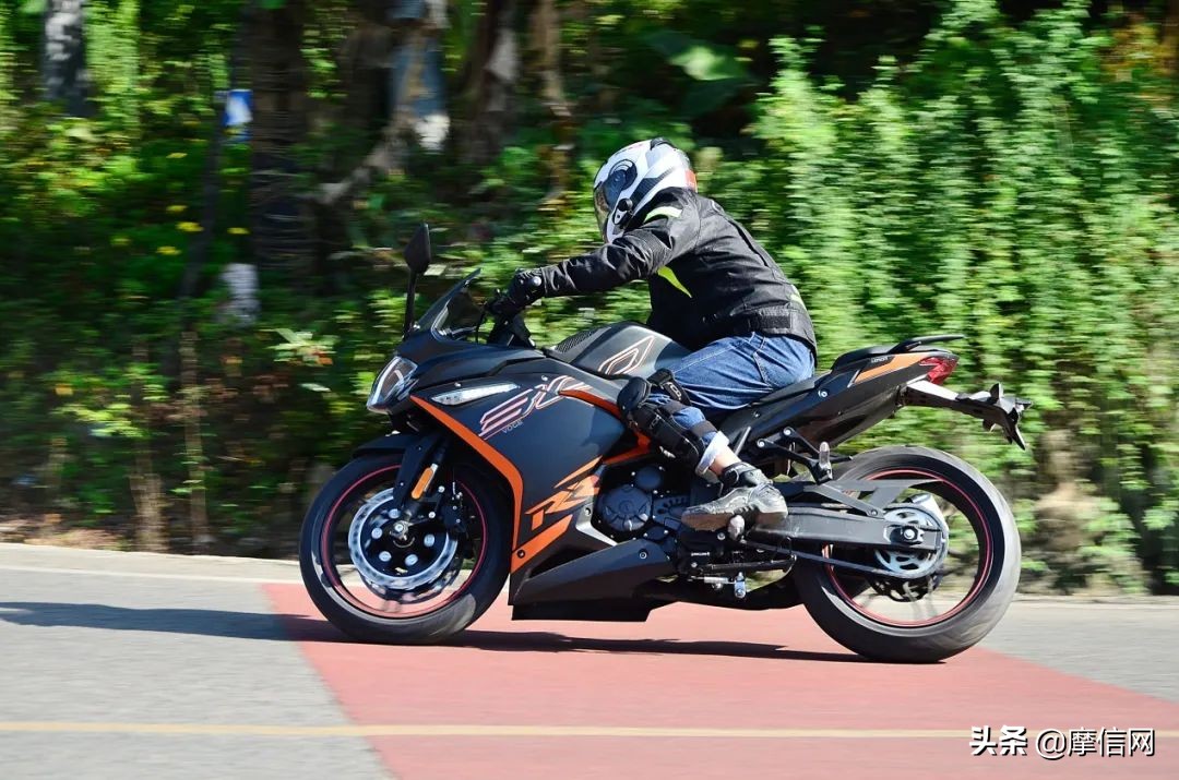 无极300rr和阿普利亚250选哪个好,2万公里的无极300rr值得买吗