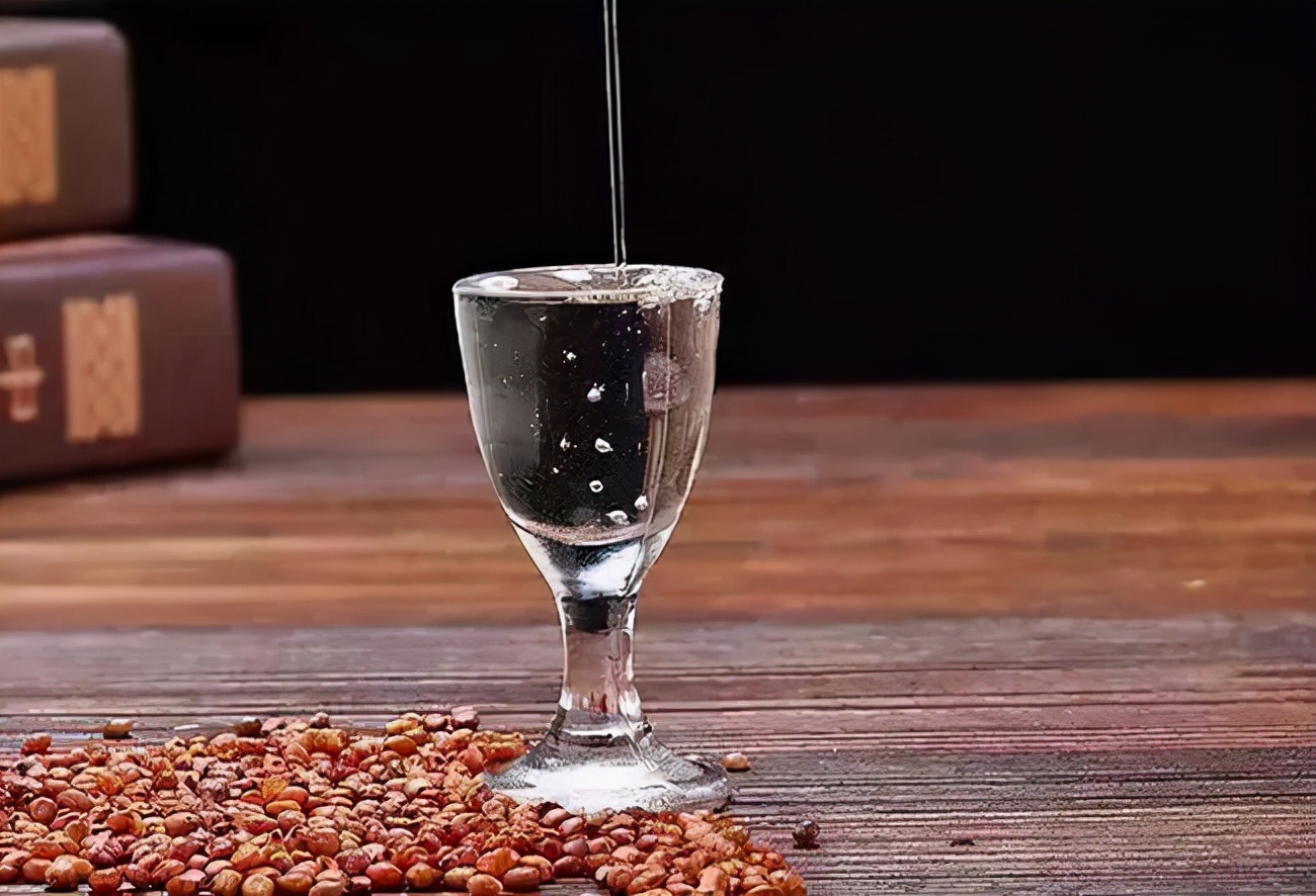 汾阳王和黄盖玻汾哪个好,汾阳王水墨江山对比黄盖汾怎么样