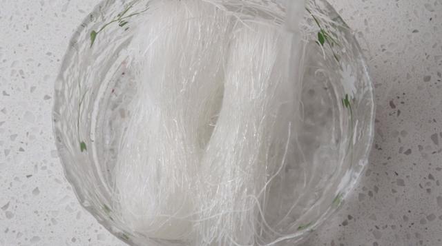 锡纸花甲粉最简单的做法,锡纸花甲粉怎么做很好吃