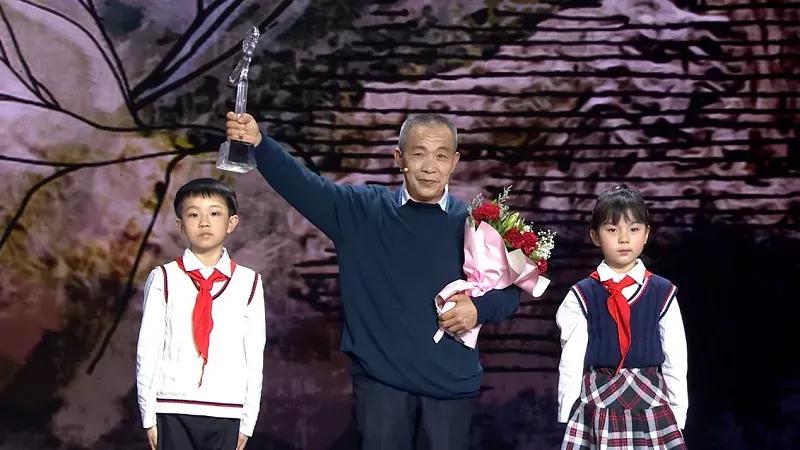 近20年感动中国十大人物颁奖词,2020感动中国十大人物事迹汇总