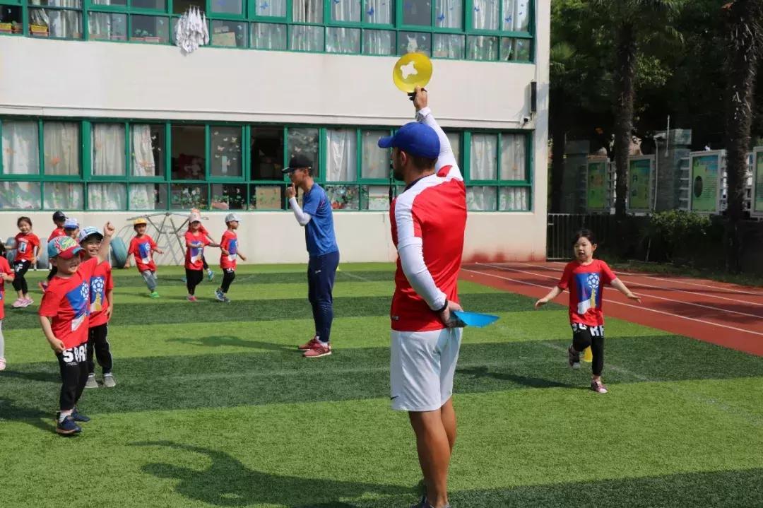 全国足球特色幼儿园政策,幼儿园荣获国家级足球特色示范园