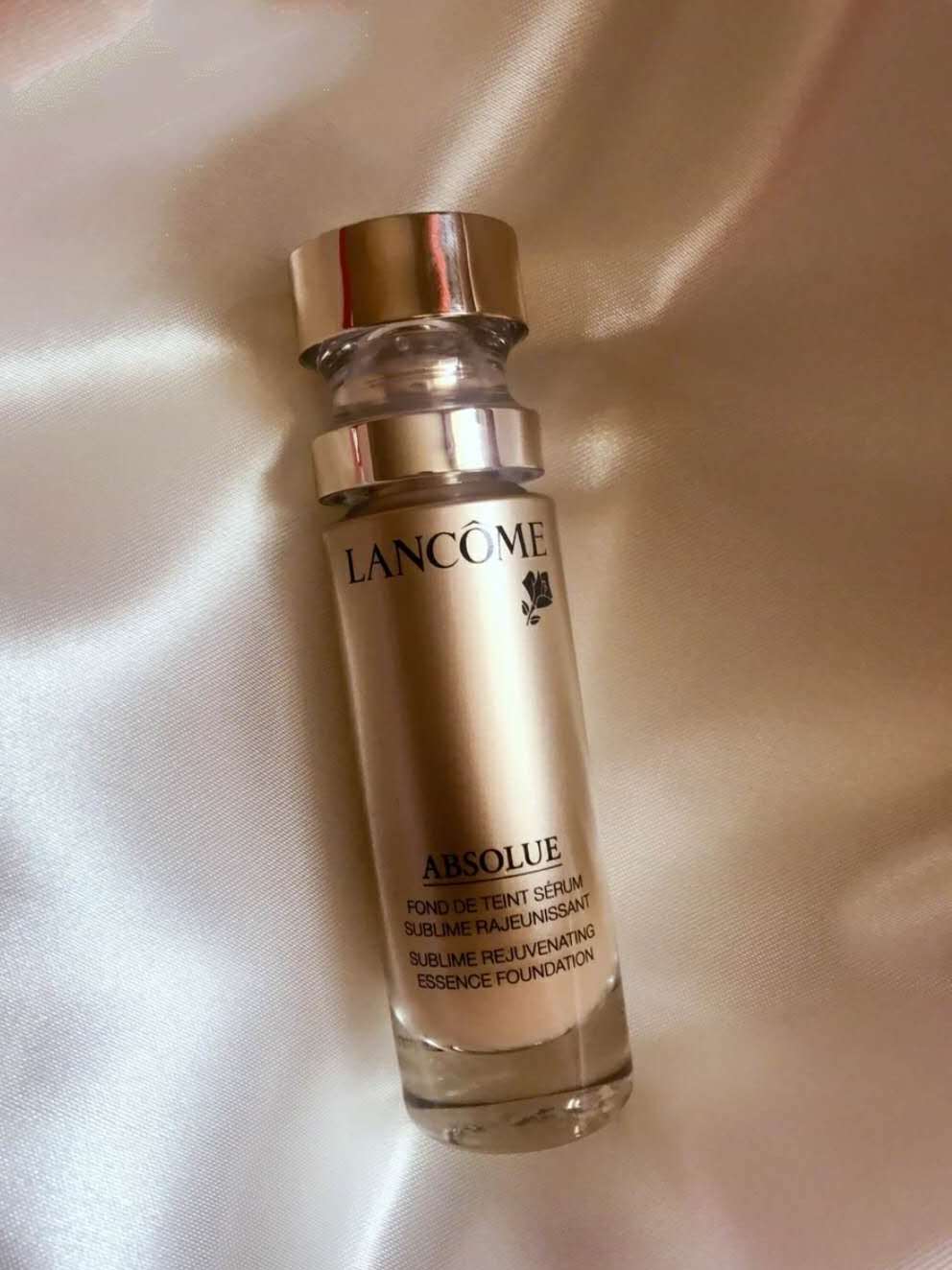 推荐几款皮肤白使用的粉底液,推荐四款适合秋冬的粉底液