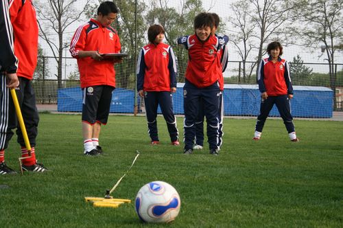 女足12岁退役,女足守门员16岁