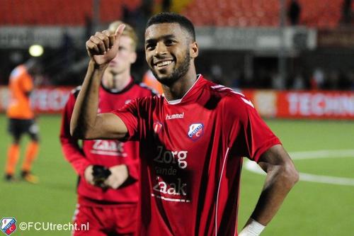 今日荷甲足球比分预测,英超荷甲最新比赛直播回放