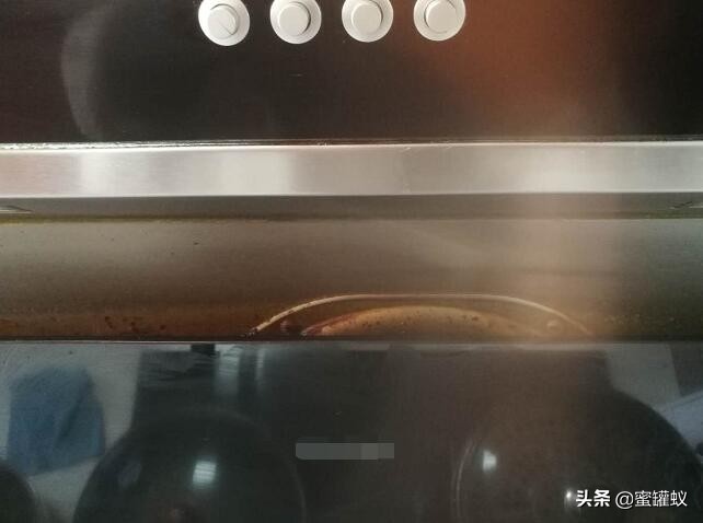 顶吸油烟机如何清理油垢,怎样清洗油烟机油垢最好的方法