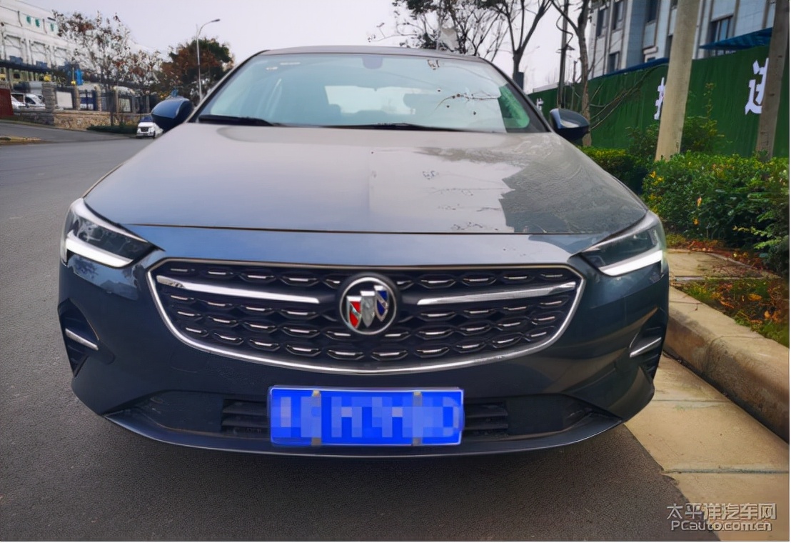 忽如一夜秋风来的下一句,,忽如一夜春风来千树万树梨花开