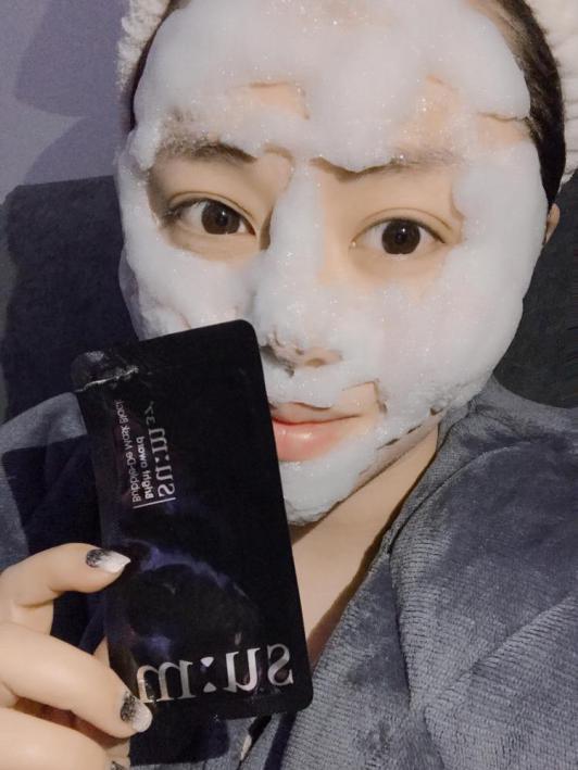 一下变年轻的神奇面膜,死海神奇黑泥面膜