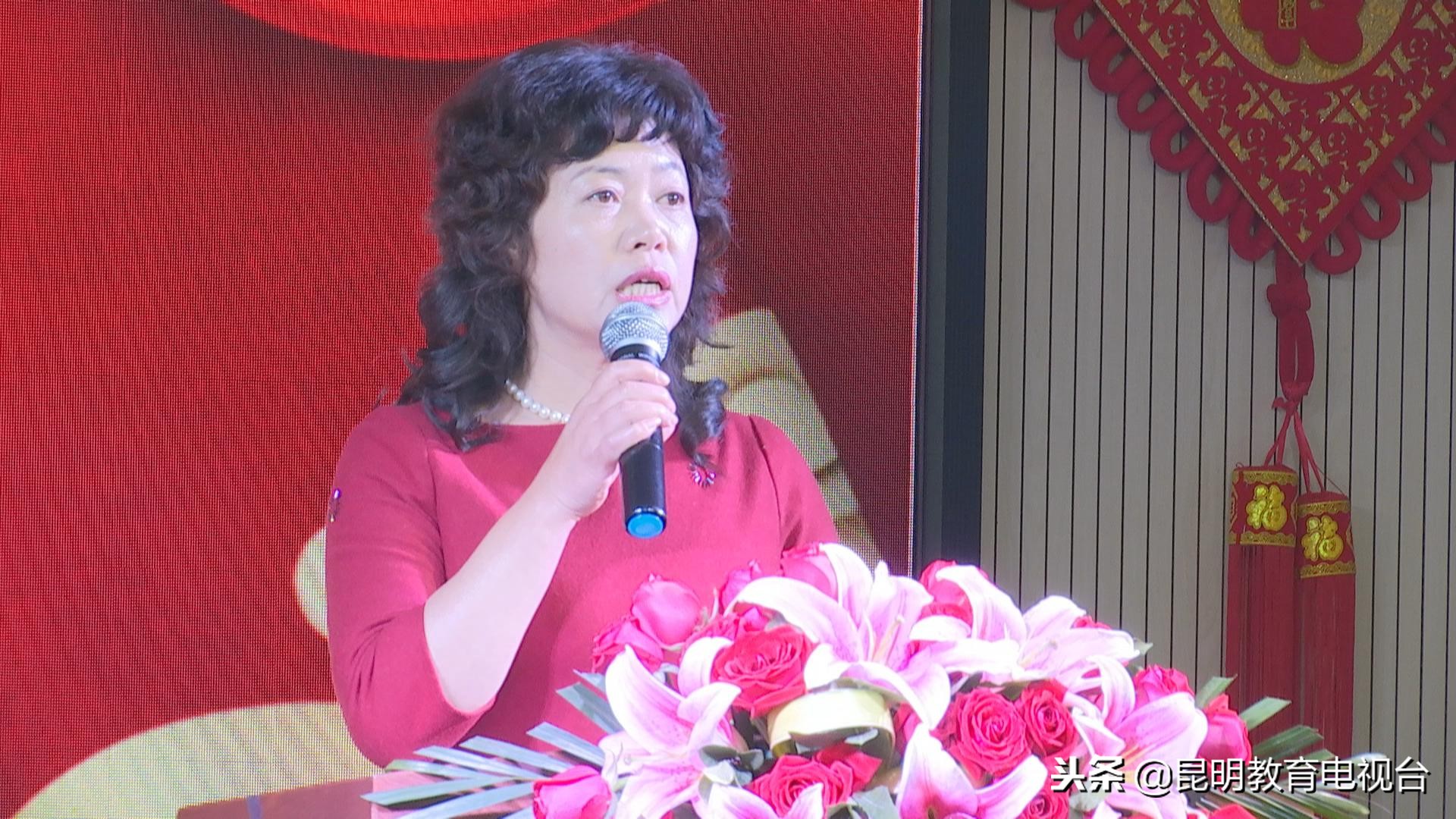 不忘初心砥砺前行大型活动献礼,不忘立德树人初心幼儿大型活动