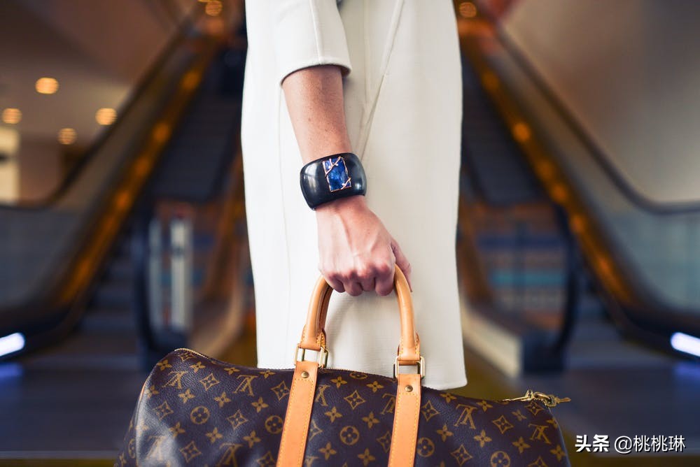 朋友圈帮忙代购,朋友圈自我塑造