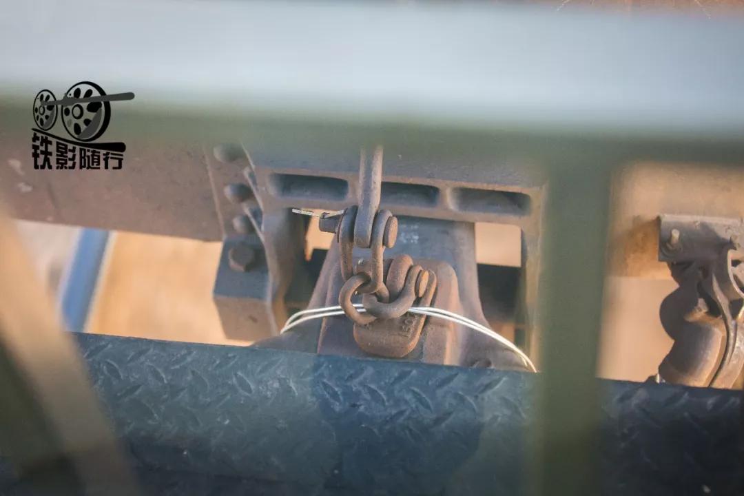 铁影｜穿越沙漠的“混编列车”——吉兰泰铁路运转记