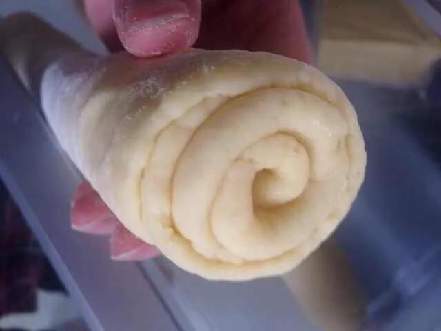 酥脆蛋挞加奶油,冰冷的蛋挞酥脆