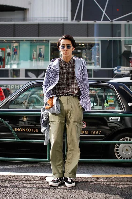 男人不要老穿紧身裤了，在春夏这条阔腿裤，文艺时髦范十足