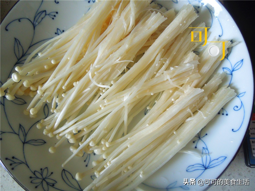 墨鱼干菌菇炖鸡,墨鱼干煲汤搭配什么菌菇