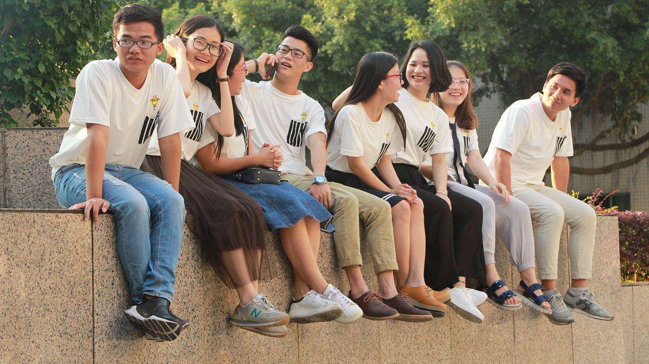 大学生该怎么认清当下的就业环境,大学生如何正确的面对就业市场