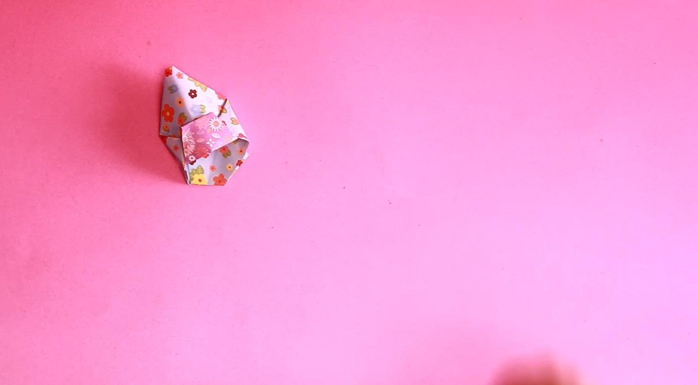 不用剪刀不用胶折纸做自行车,不用胶带不用胶水就能做出高跟鞋