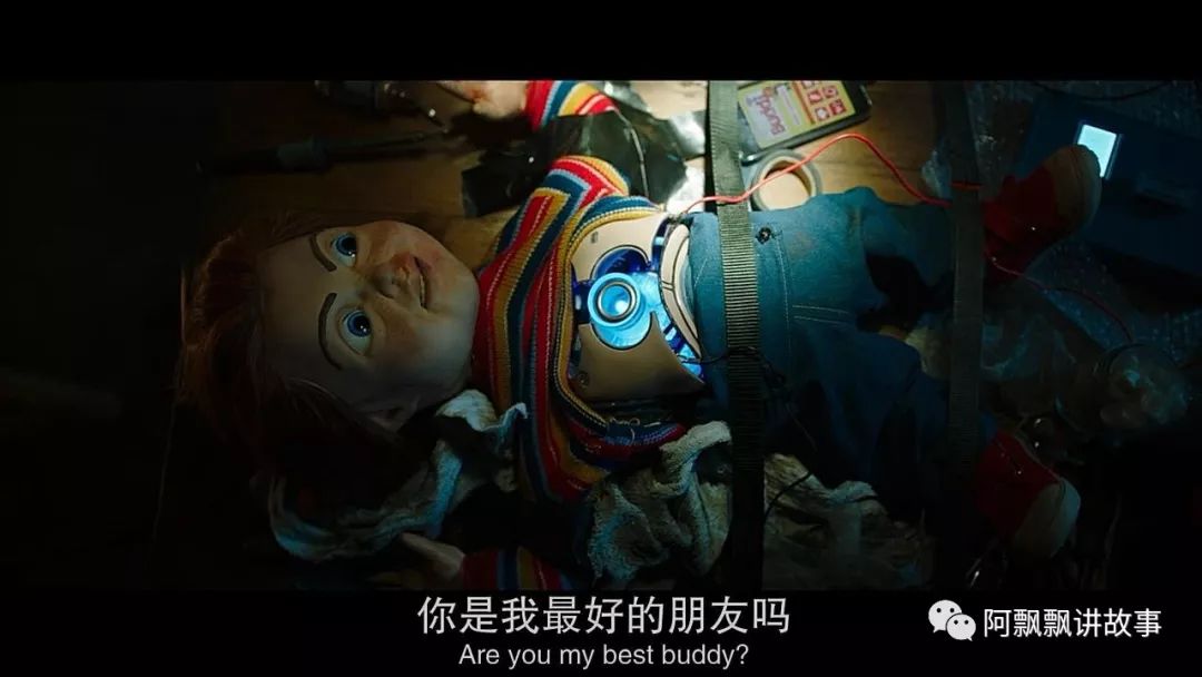 他来了他来了带着快递走来了,他来了他来了戴着墨镜