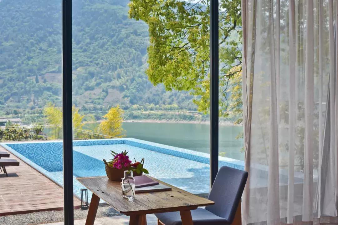 C位出道的千岛湖绝版亲水民宿！要把千岛湖最美的景装进房间……