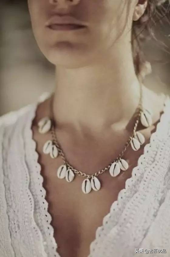 海边捡贝壳小碎片怎么做饰品,在海边捡的贝壳可以做什么小玩意