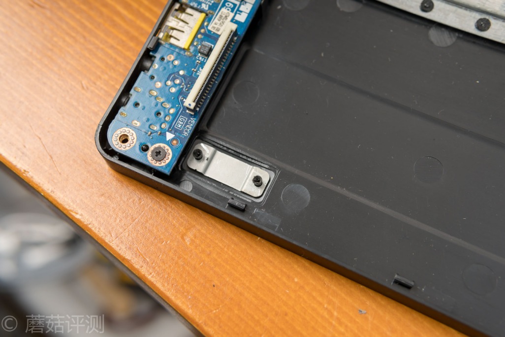 转轴断了维修多少钱,联想y400拆散热铜导管