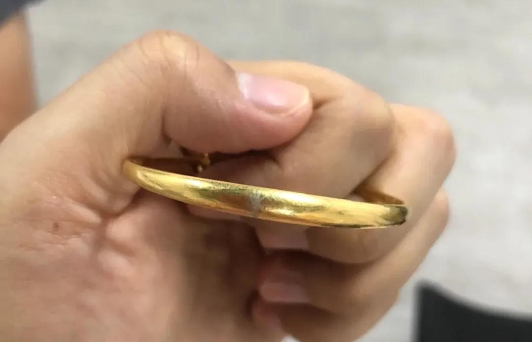 买的黄金褪色什么部门管,买的黄金变色了怎么办