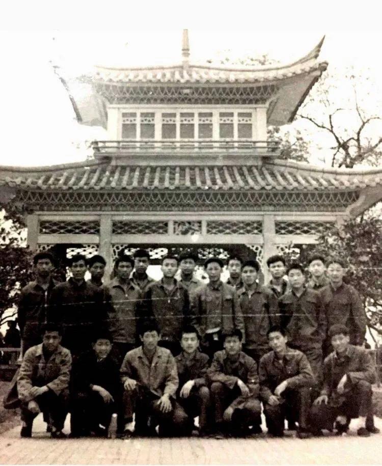 深切缅怀老宗师,缅怀足球教练