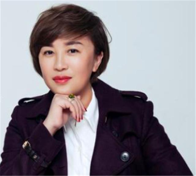 中国美女总裁史锐雪的跨国*局骗**：高晓松站台，卷上亿资金逃美