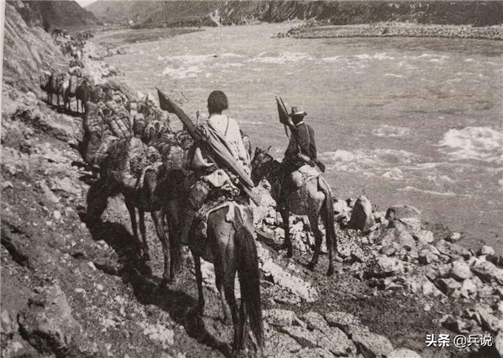 进藏部队断粮，地老鼠也是肉：风箱洞口鼓风，麻袋堵住另外出口