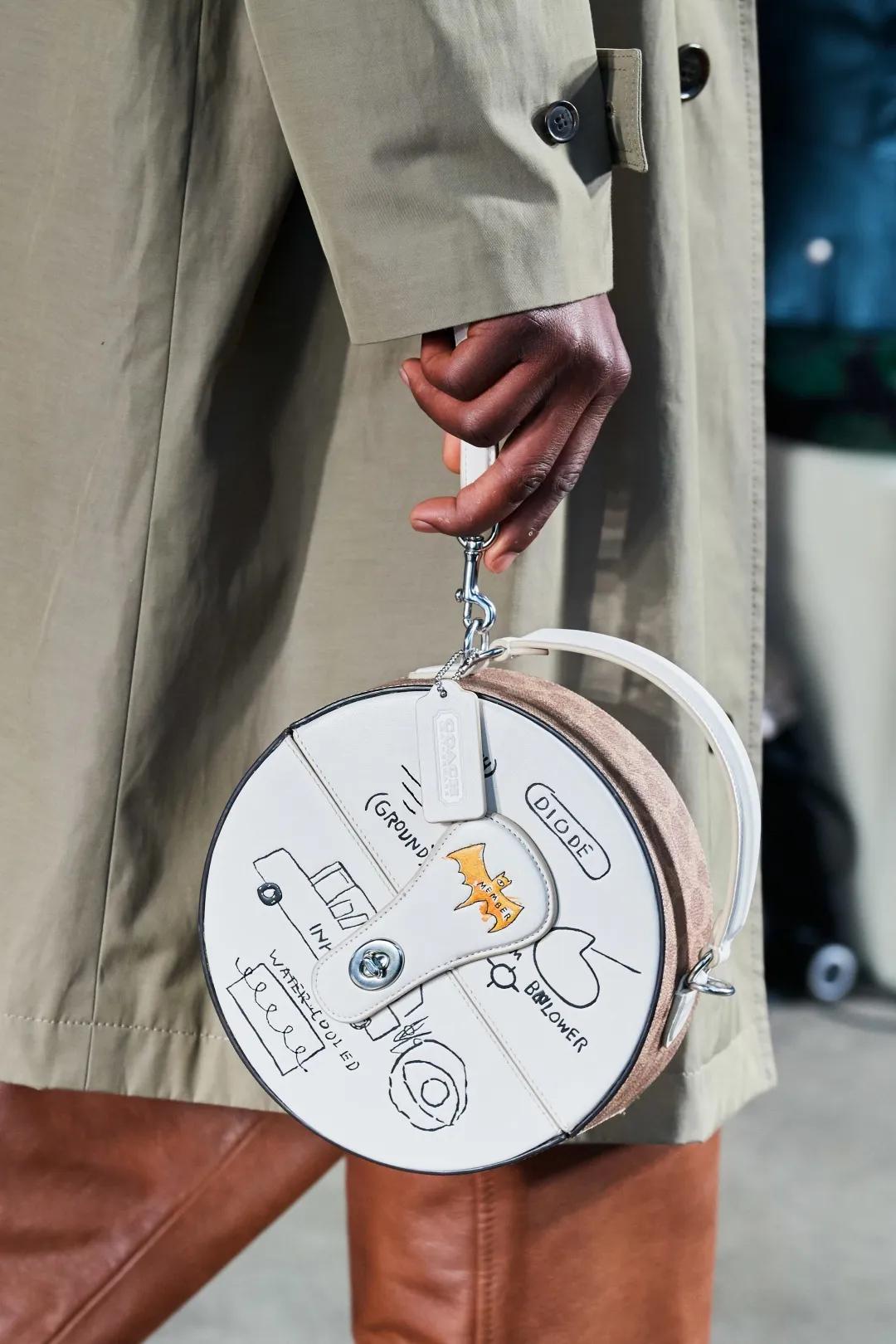 coach最受欢迎的包包,coach最新款包包2023