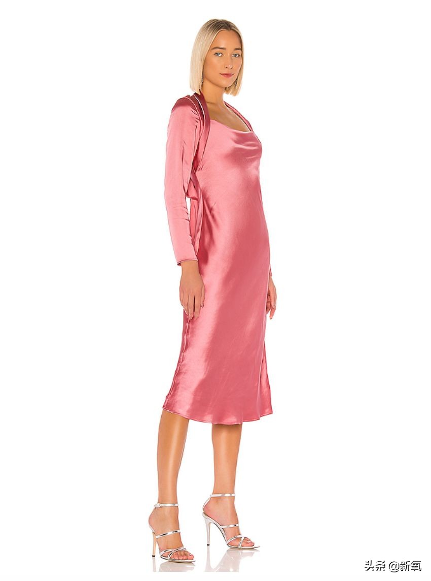 钟楚曦同款连衣裙丝绒,钟楚曦同款白色吊带连衣裙