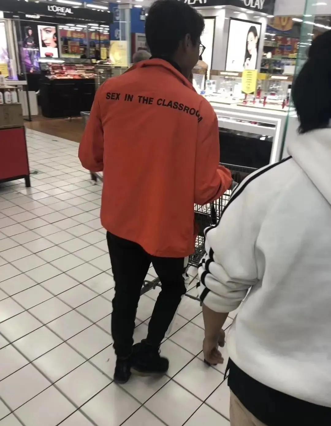 点进这篇推送前，你不知道衣服印花能多有梗