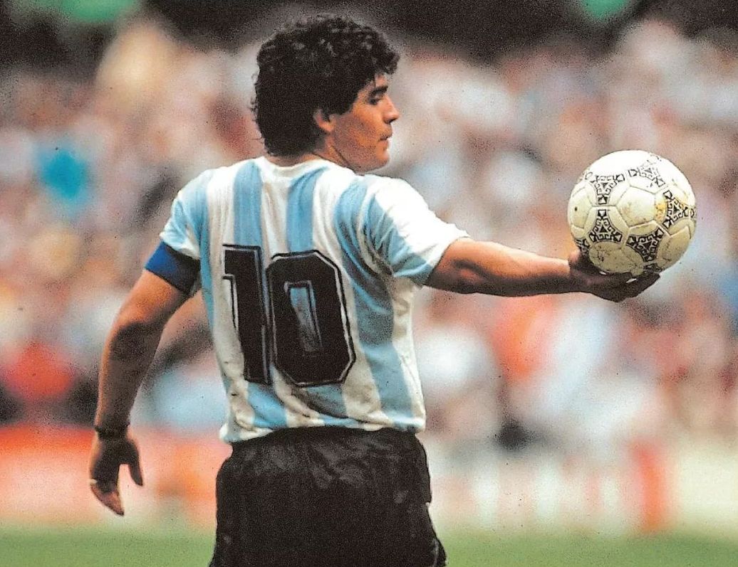 马拉多纳球王踢法,真王者